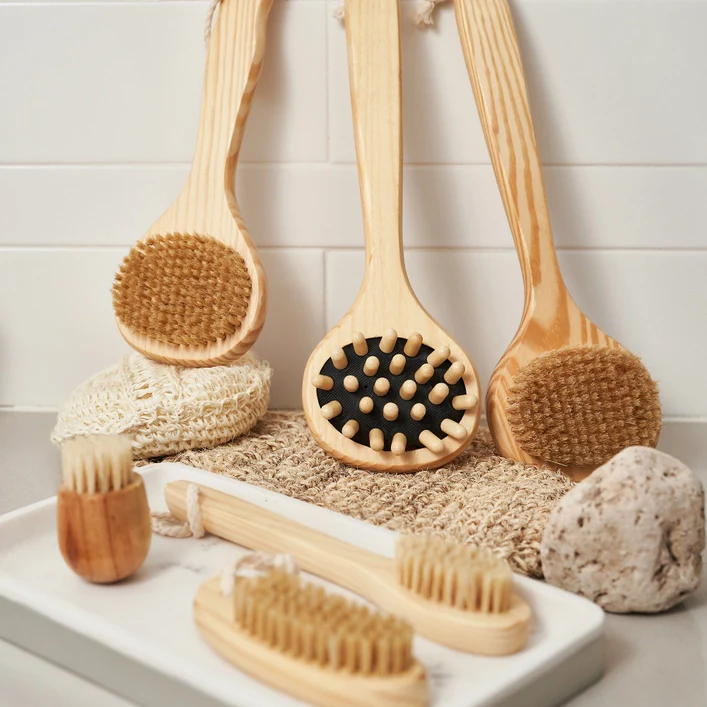 Cedar Long-Handle Complexion Brush - Image 3