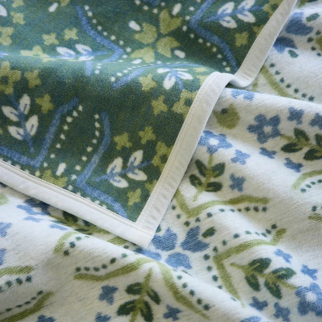 Farmhouse Flowers Blanket - Image 5