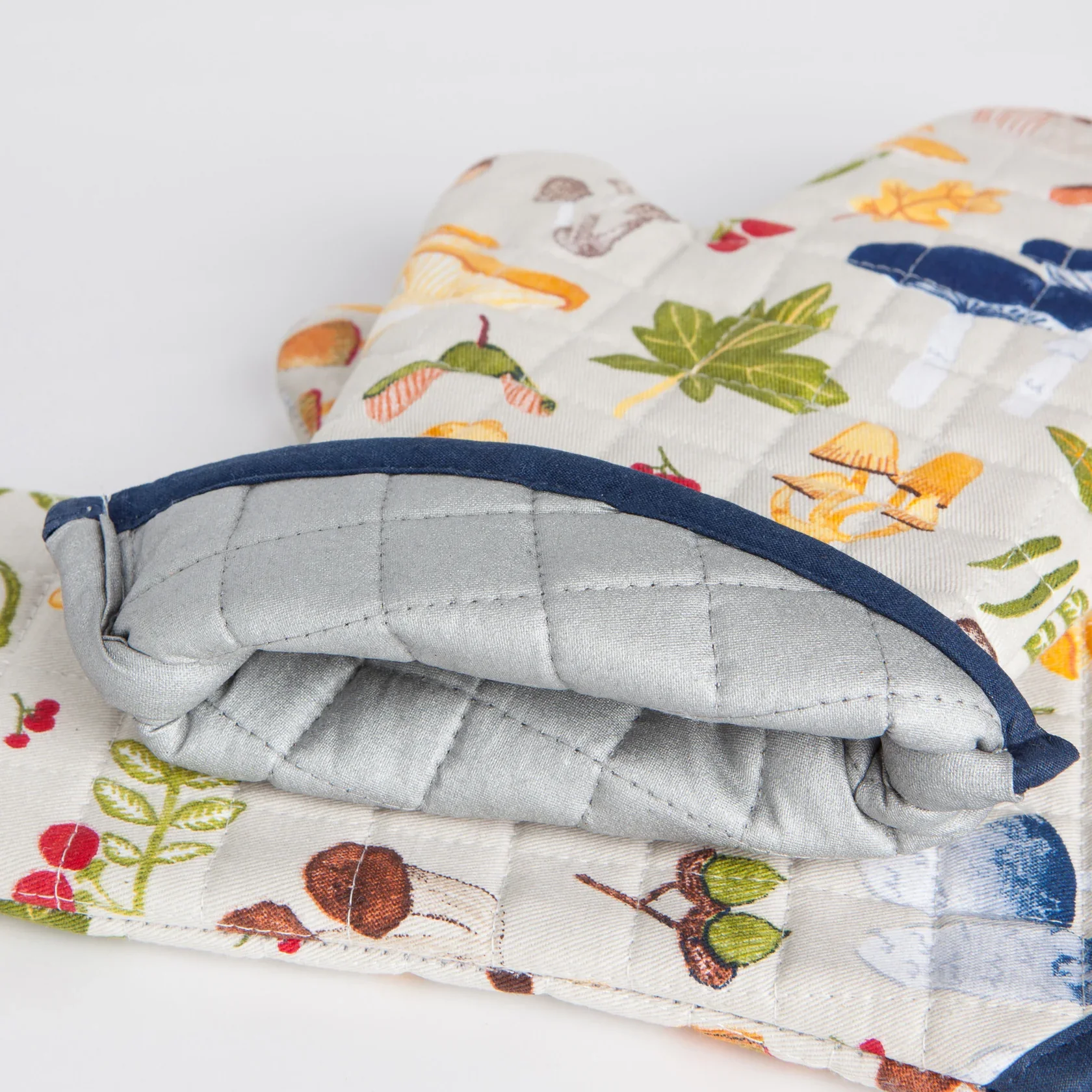 Field Mushrooms Oven Mitt - Image 3
