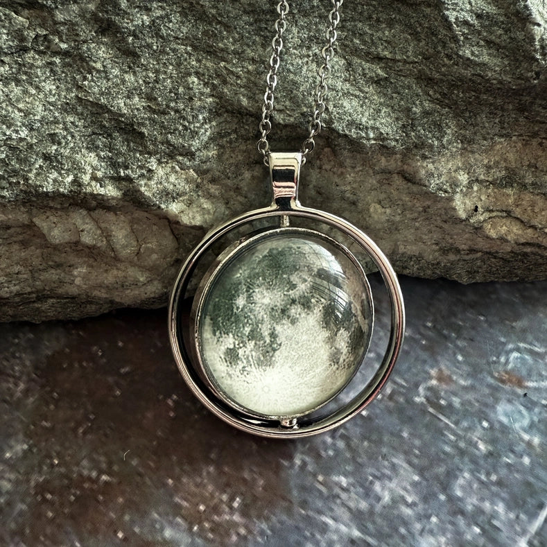 Full Moon Fidget Necklace - Image 5