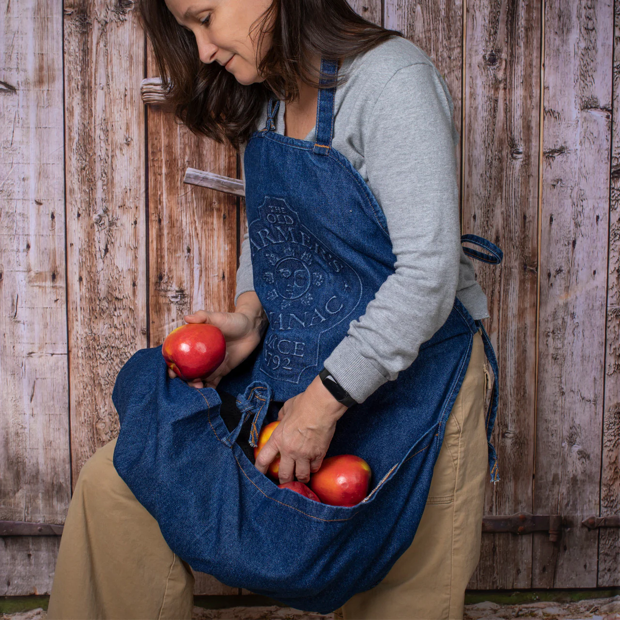 Harvest Gathering Apron - Almanac Embossed Logo - Image 4