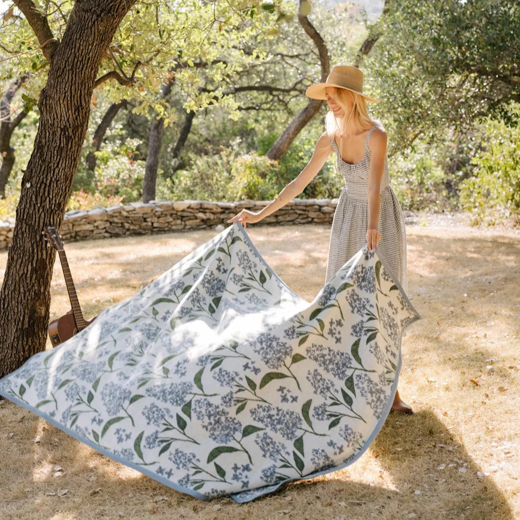 Lilacs Blanket - Image 4
