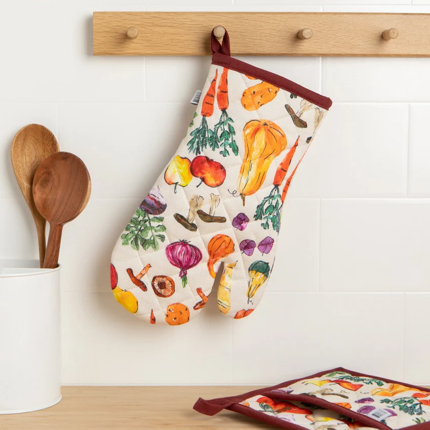 Veggie Stand Oven Mitt - Image 3